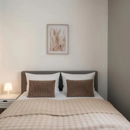 Apartment Family 2-room - Gazerstr 28 2 *